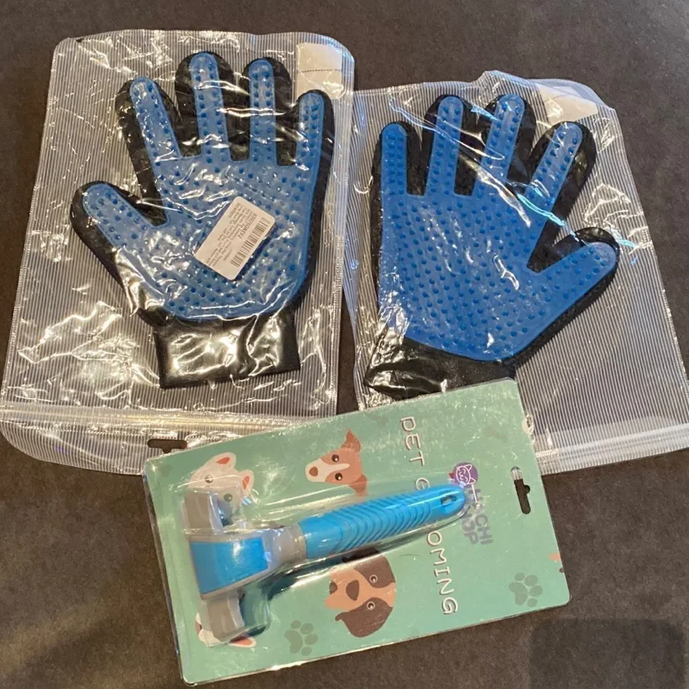 Pet Grooming Bundle Dogs & Cats Deshedding Gloves (L&R) and Deshedding Comb NEW